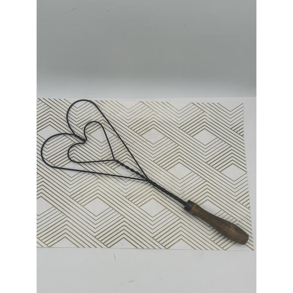 Heart Shaped Wire Rug Beater Wood Handle 22” Long 7.75” Wide Used - Picture 1 of 5